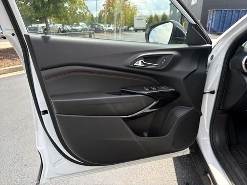 Used 2025 Chevrolet Trax RS w/ Driver Confidence Package FWD image 15