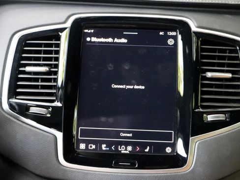 Used 2023 Volvo XC90 T8 Ultimate image 39