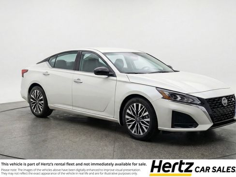 Used 2025 Nissan Altima 2.5 SV FWD image 1