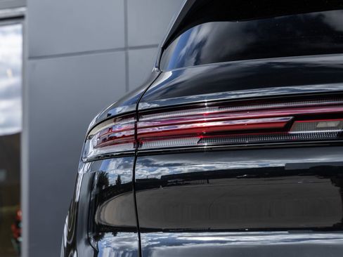 Certified 2026 Porsche Cayenne image 13