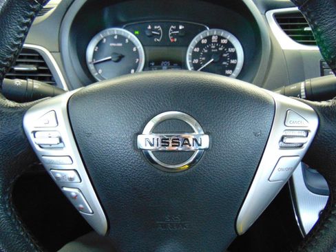 Used 2015 Nissan Sentra SR image 11