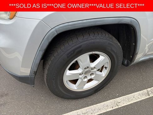 Used 2011 Jeep Grand Cherokee Laredo w/ Security & Convenience Group image 34