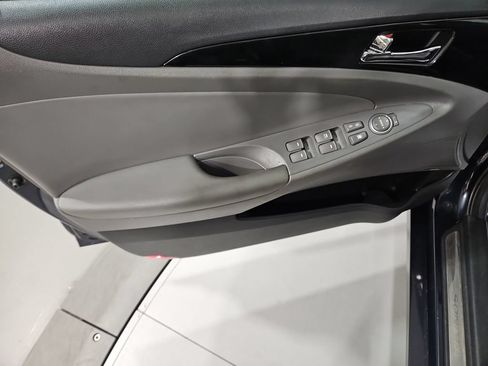 Used 2013 Hyundai Sonata Limited FWD image 11
