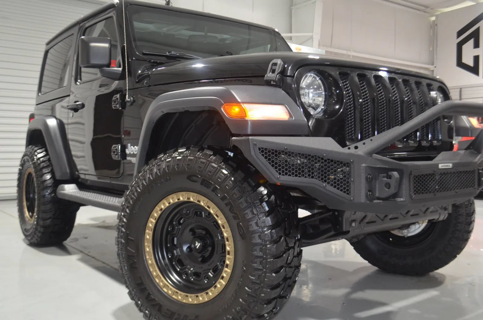 Used 2020 Jeep Wrangler Sport AWD/4WD image 3