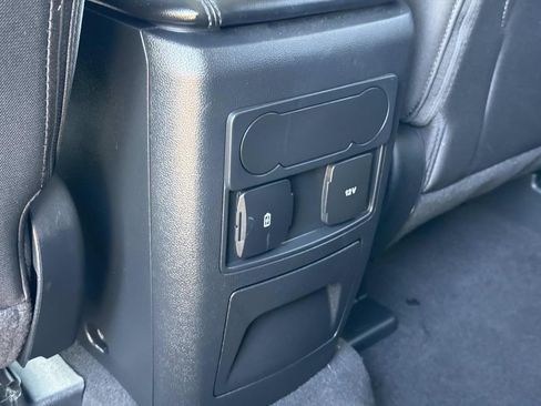 Used 2023 Ford Explorer XLT RWD image 18