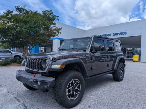 Used 2024 Jeep Wrangler Unlimited Rubicon AWD/4WD image 5