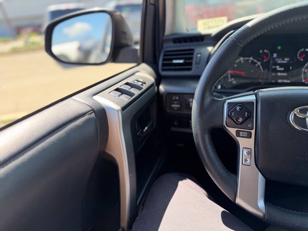 Used 2021 Toyota 4Runner SR5 Premium w/ Moonroof Package RWD image 7