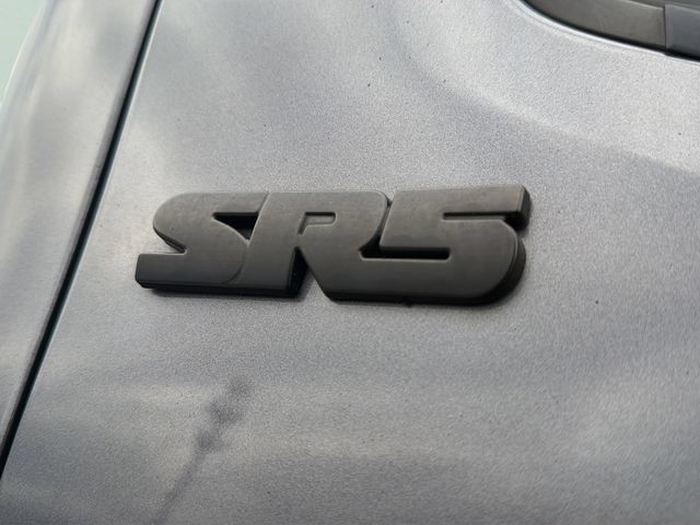 Used 2018 Toyota Tacoma SR5 AWD/4WD image 35