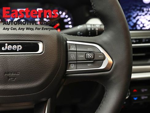 Used 2025 Jeep Compass Limited AWD/4WD image 16
