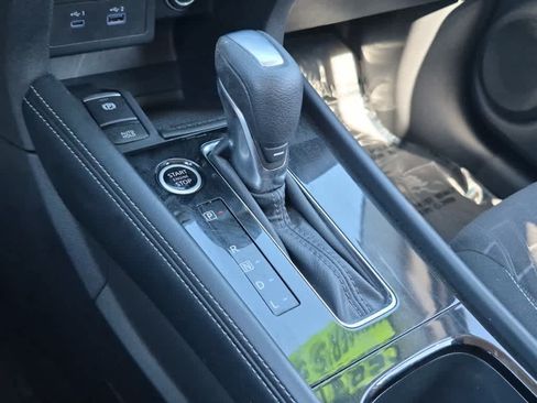 Used 2023 Nissan Kicks SV w/ Interior Electronics Package FWD image 12