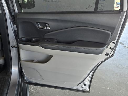 Used 2021 Honda Pilot Touring image 32