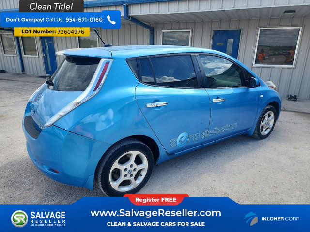 Used 2011 Nissan Leaf SL w/ Eco Design Pkg FWD image 4