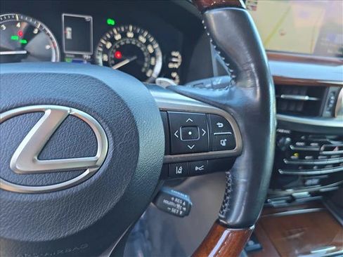 Used 2017 Lexus LX 570 4WD w/ Luxury Package image 19