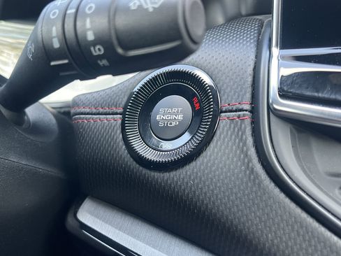 Used 2025 Jeep Compass Trailhawk AWD/4WD image 6