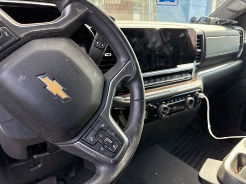 Used 2023 Chevrolet Silverado 1500 LT AWD/4WD image 21