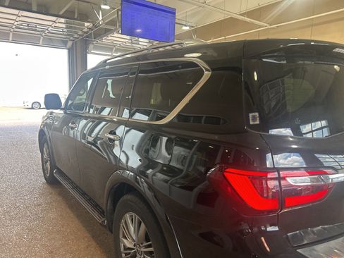 Used 2018 INFINITI QX80 2WD w/ Driver Assistance Package image 12