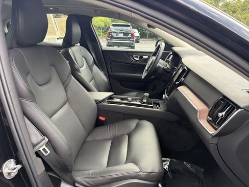 Used 2025 Volvo S60 B5 Plus FWD image 35
