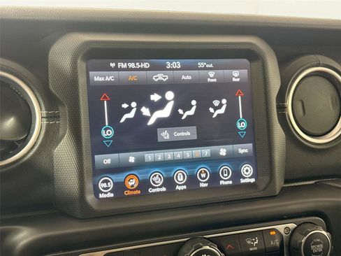 Used 2020 Jeep Gladiator Overland image 27