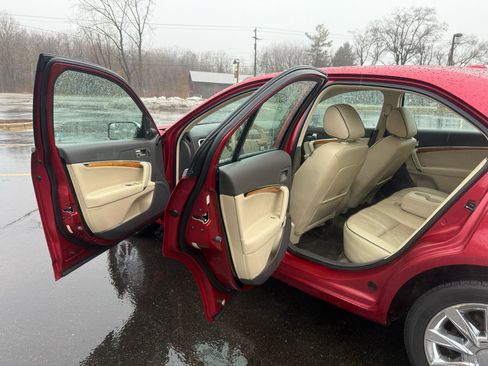 Used 2011 Lincoln MKZ image 14