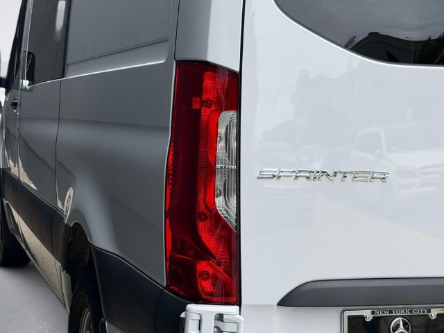 Used 2025 Mercedes-Benz Sprinter 2500 image 10
