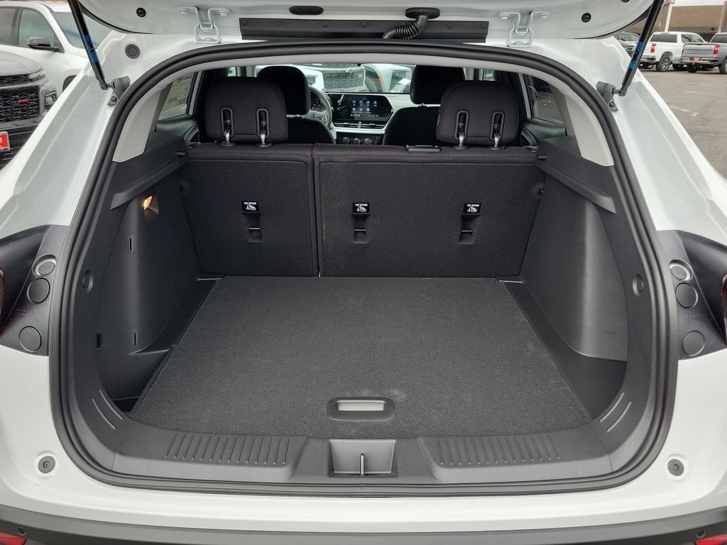 New 2026 Chevrolet Trax LS w/ LS Convenience Package FWD image 18