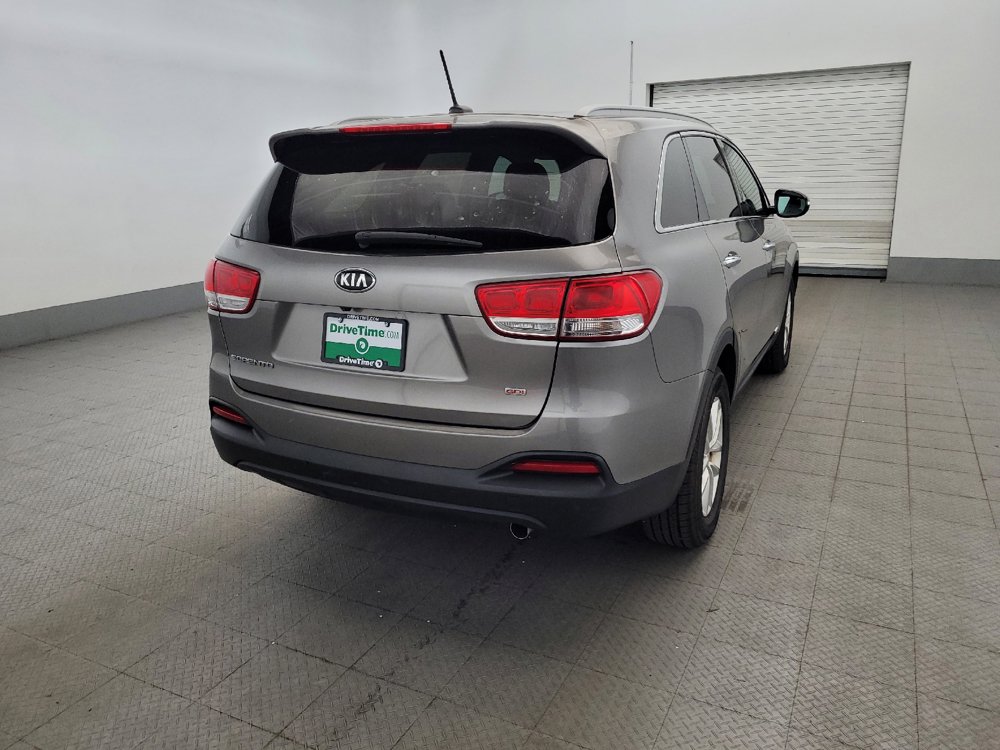 Used 2017 Kia Sorento AWD image 7