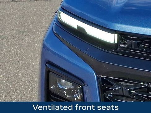 Used 2025 Chevrolet Traverse RS image 13