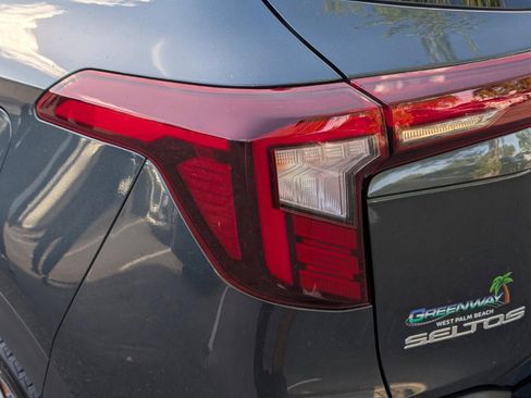 Certified 2025 Kia Seltos SX w/ SX Sunroof Package image 19