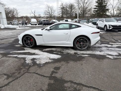 Used 2018 Jaguar F-TYPE R image 2