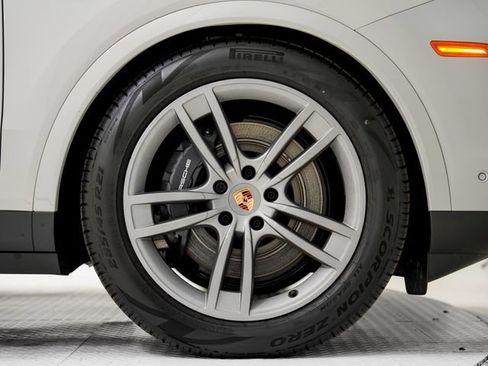 New 2026 Porsche Cayenne Coupe AWD/4WD image 29