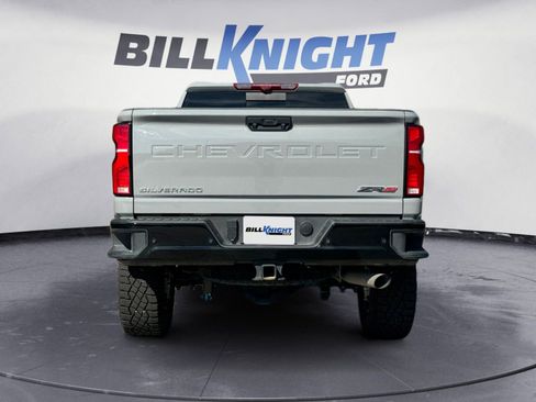 Used 2025 Chevrolet Silverado 2500 ZR2 w/ Technology Package image 4