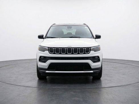 Used 2025 Jeep Compass Limited AWD/4WD image 2