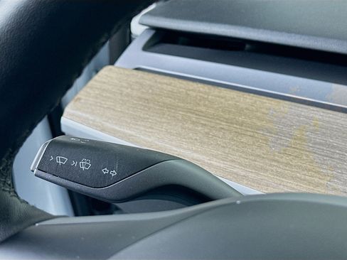 Used 2023 Tesla Model 3 Standard Range image 16