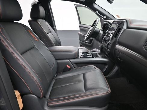 Used 2021 Nissan Titan PRO-4X w/ Pro-4x Convenience Package image 6