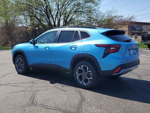 New 2026 Chevrolet Trax LT w/ Driver Confidence Package FWD image 5