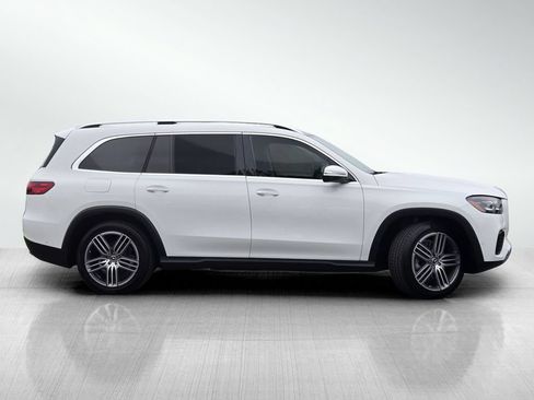 Used 2024 Mercedes-Benz GLS 450 4MATIC image 3