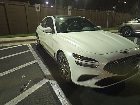 Used 2022 Genesis G70 2.0T w/ Prestige Package image 7