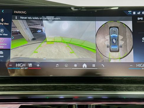 New 2026 BMW 760i xDrive w/ Premium Package image 14