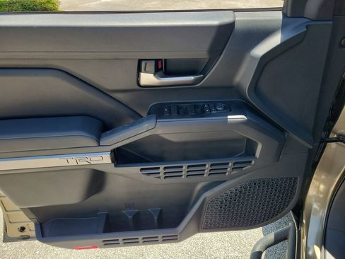 Used 2025 Toyota Tacoma TRD Sport RWD image 12