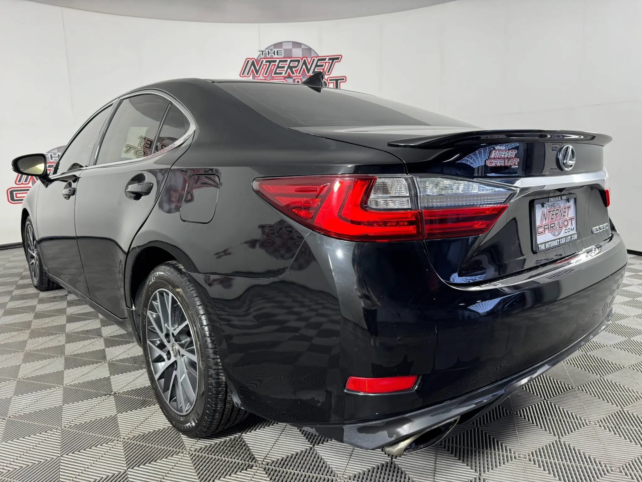 Used 2016 Lexus ES 350 w/ Luxury Package w/Wood Trim FWD image 31