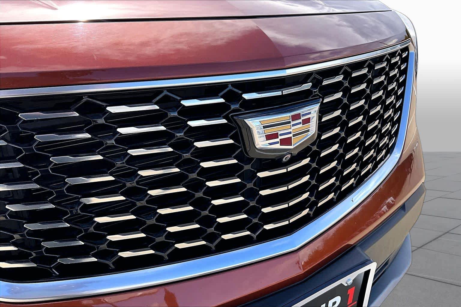 Used 2019 Cadillac XT4 Premium Luxury w/ Enhanced Visibility Package FWD image 30