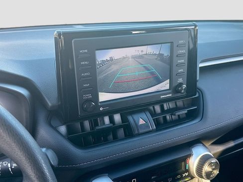 Used 2021 Toyota RAV4 XLE w/ Convenience Package image 13
