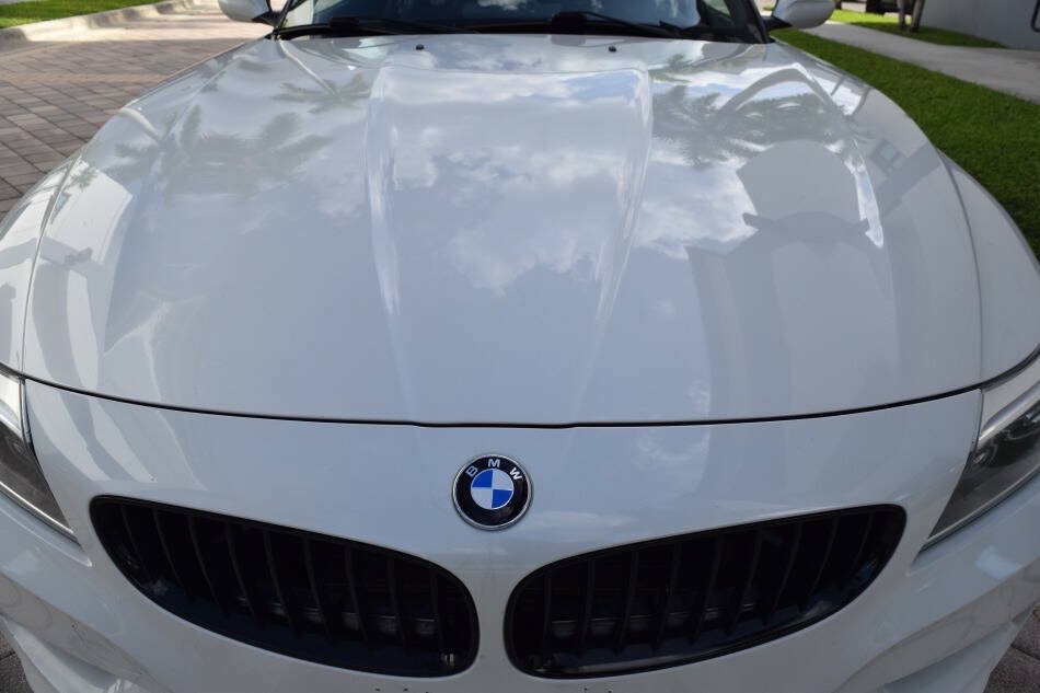 Used 2014 BMW Z4 sDrive35i RWD image 16