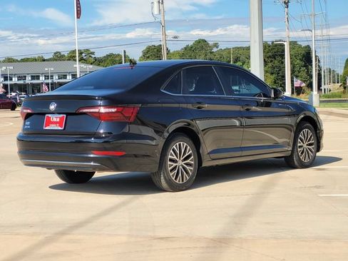 Used 2021 Volkswagen Jetta SE FWD image 4