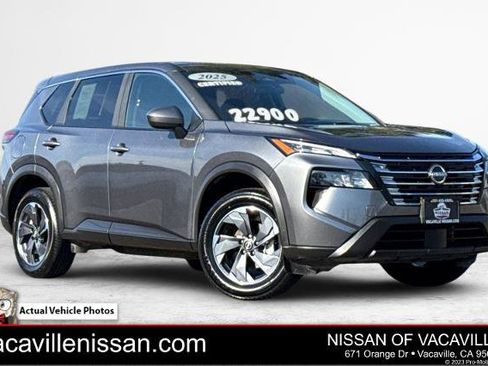 Certified 2025 Nissan Rogue SV image 1