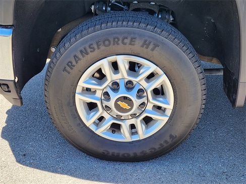 Used 2024 Chevrolet Silverado 2500 LT image 13