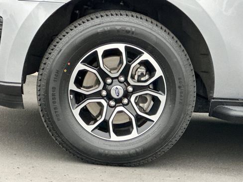 Used 2024 Ford Expedition Max XLT image 27