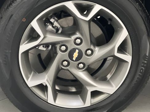 Used 2025 Chevrolet Trax LT w/ LT Convenience Package FWD image 56