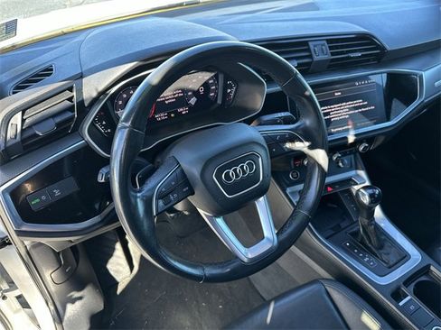 Used 2024 Audi Q3 2.0T Premium image 11