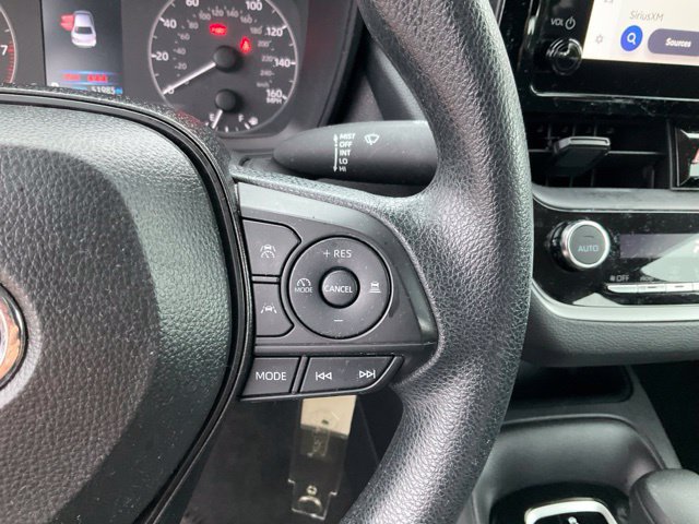 Used 2025 Toyota Corolla LE FWD image 11
